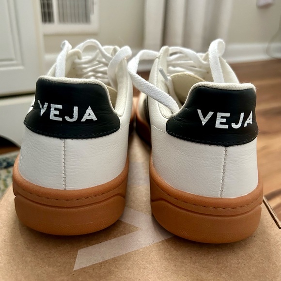 Veja White and Black Sneakers - Picture 4 of 11